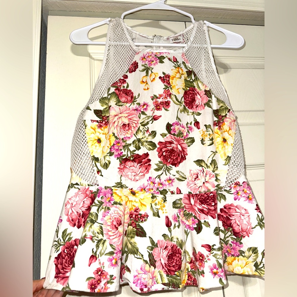 Floral Sleeve-Less Top
